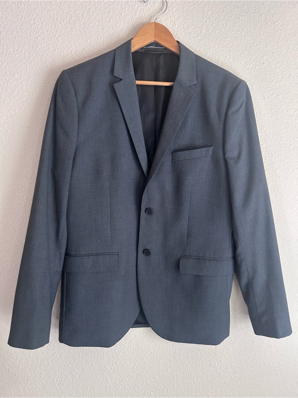 H&M Men's Slim Fit Classic Dark Gray Two-Button Blazer | size 42R